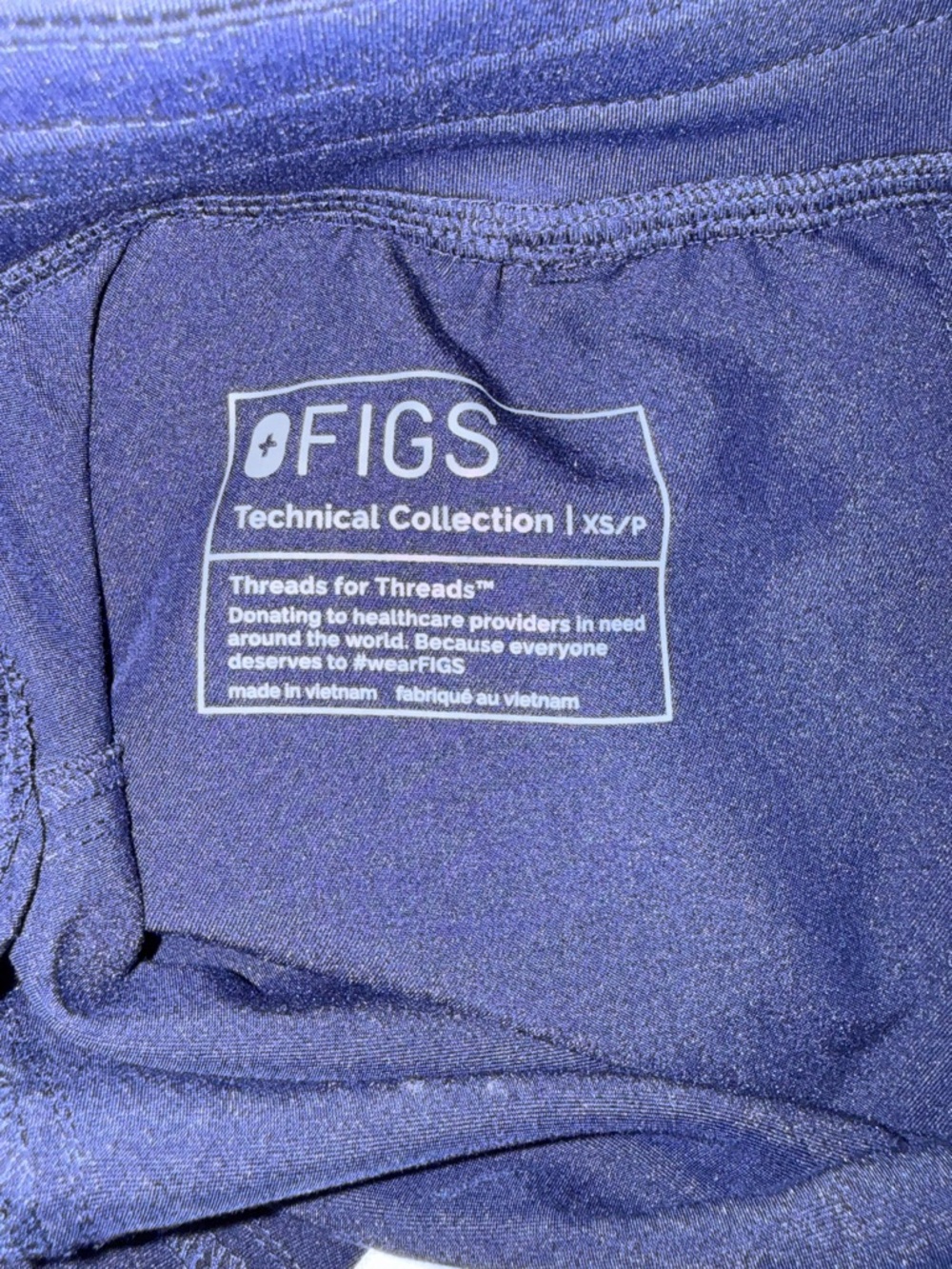 Figs Women’s Navy Cargo Scrub Pants - Picture 4 of 5